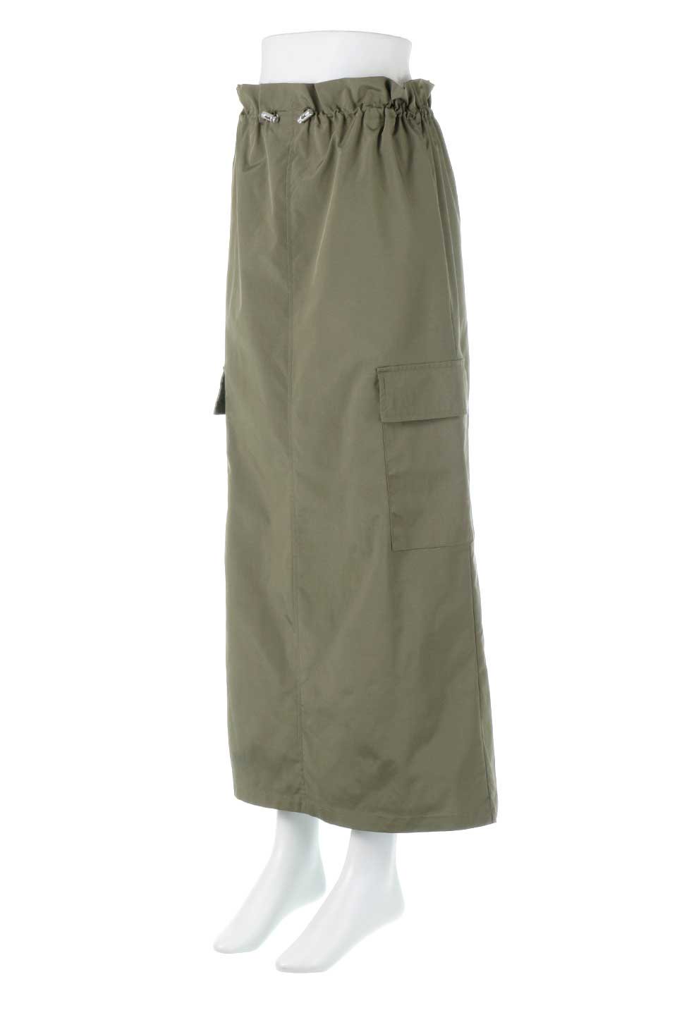 MilitaryStyleVenetianSkirtベネシャン・カーゴスカート大人カジュアルに最適な海外ファッションのothers（その他インポートアイテム）のボトムやスカート。上品な光沢感が魅力的なベネシャン素材を使用したカーゴスカート。サイドポケットとウエストのドローコードがカジュアルな印象が◎。/main-1