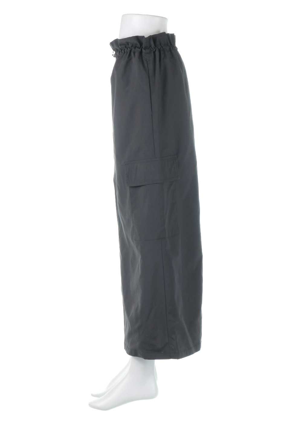 MilitaryStyleVenetianSkirtベネシャン・カーゴスカート大人カジュアルに最適な海外ファッションのothers（その他インポートアイテム）のボトムやスカート。上品な光沢感が魅力的なベネシャン素材を使用したカーゴスカート。サイドポケットとウエストのドローコードがカジュアルな印象が◎。/thumb-12