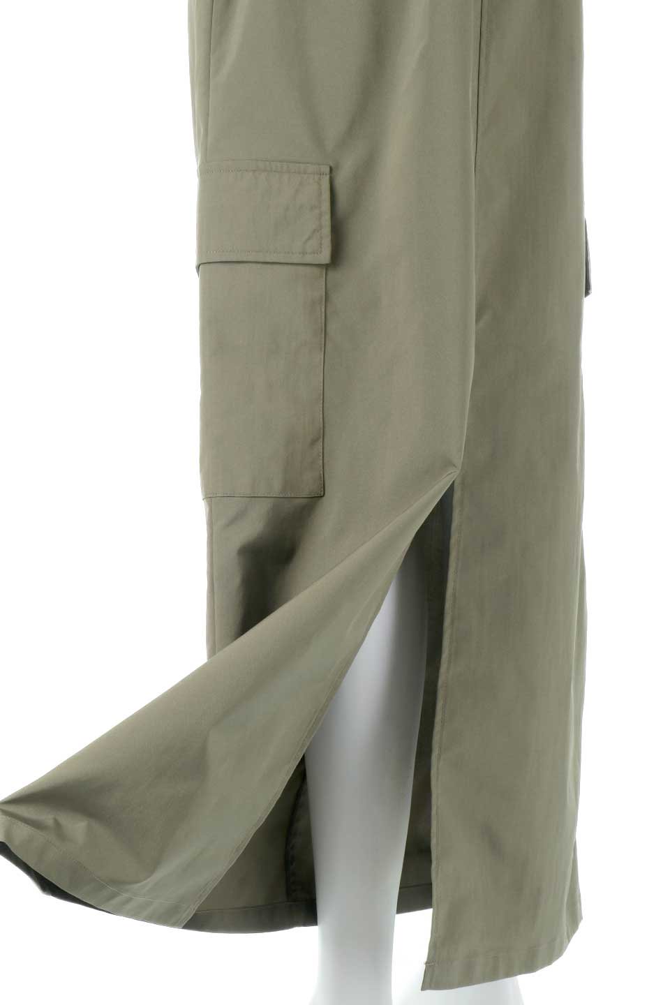 MilitaryStyleVenetianSkirtベネシャン・カーゴスカート大人カジュアルに最適な海外ファッションのothers（その他インポートアイテム）のボトムやスカート。上品な光沢感が魅力的なベネシャン素材を使用したカーゴスカート。サイドポケットとウエストのドローコードがカジュアルな印象が◎。/main-20
