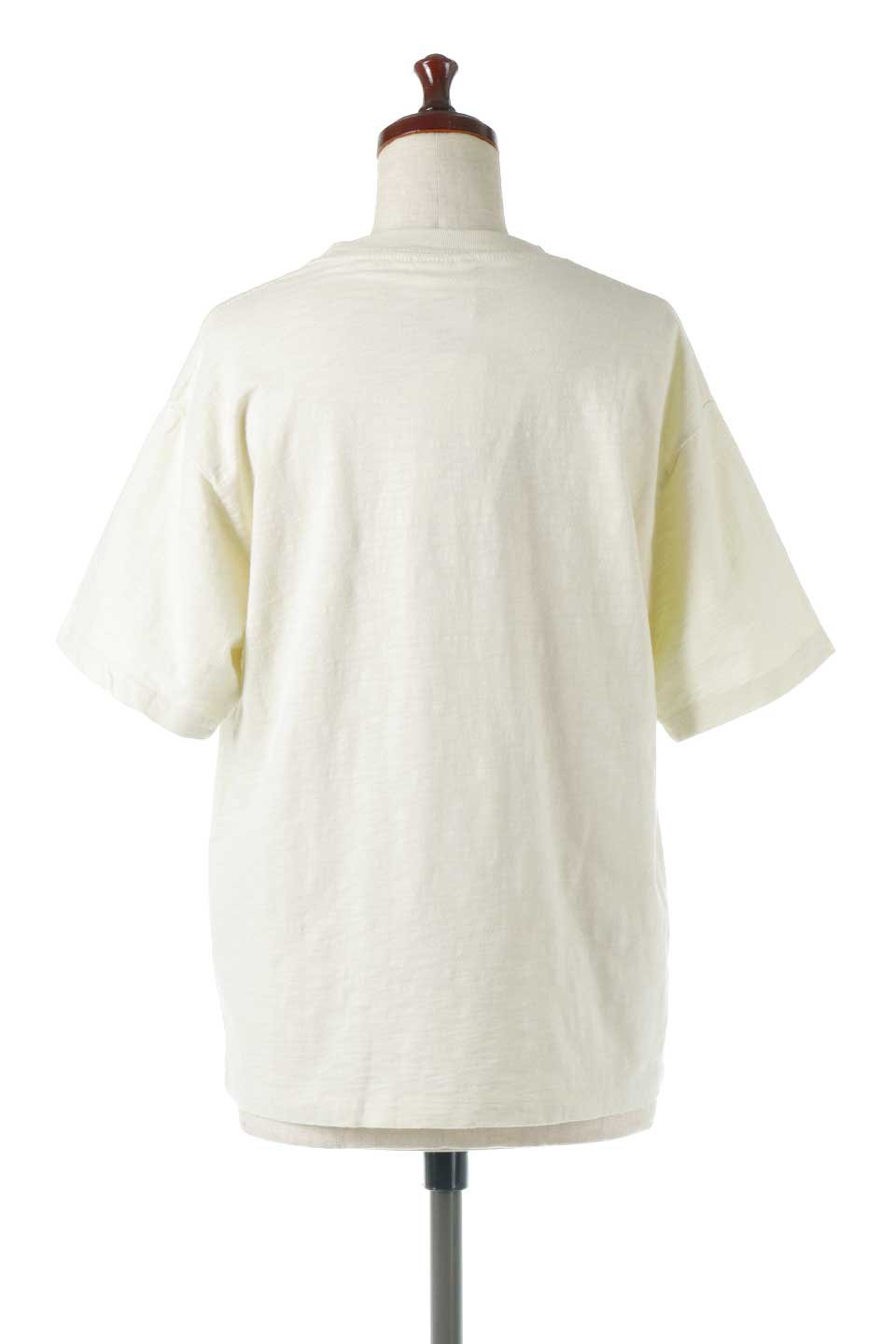 SlubCottonCrackPrintedTeeソフトスラブ・クラックプリントＴシャツ大人カジュアルに最適な海外ファッションのothers（その他インポートアイテム）のトップスやＴシャツ。ムラ感のあるスラブ糸を丁寧に編み上げたソフトな生地を使用したTシャツ。柔らかく表面に凹凸があるので汗をかく時期でも快適なアイテムです。/thumb-9