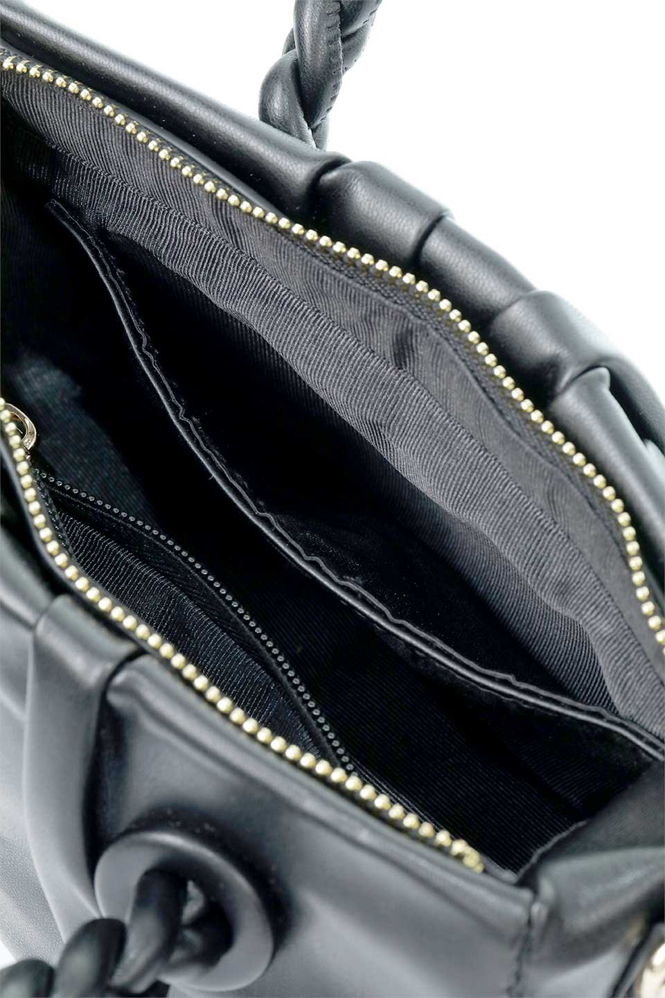 meliebiancoのGracelyn(Black)ツイストハンドル・ハンドバッグ/海外ファッション好きにオススメのインポートバッグとかばん、MelieBianco（メリービアンコ）のバッグやハンドバッグ。グレイスリンはこれからのお出かけにぴったりのハンドバッグです。編み込みのハンドルと取り外し可能なショルダーストラップが付属し様々なシーンで活躍します。/main-11