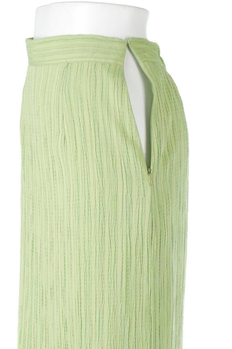 StripedCrepeTightSkirt楊柳ストライプ・タイトスカート大人カジュアルに最適な海外ファッションのothers（その他インポートアイテム）のボトムやスカート。Ｉラインシルエットが体をスッキリと美しく見せてくれるスカート。ストライプ風のデザインが女性らしい印象を演出しています。/thumb-17