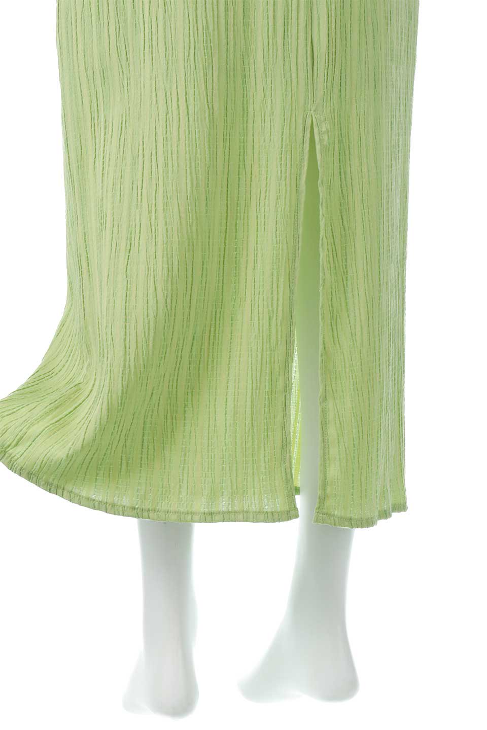 StripedCrepeTightSkirt楊柳ストライプ・タイトスカート大人カジュアルに最適な海外ファッションのothers（その他インポートアイテム）のボトムやスカート。Ｉラインシルエットが体をスッキリと美しく見せてくれるスカート。ストライプ風のデザインが女性らしい印象を演出しています。/thumb-19