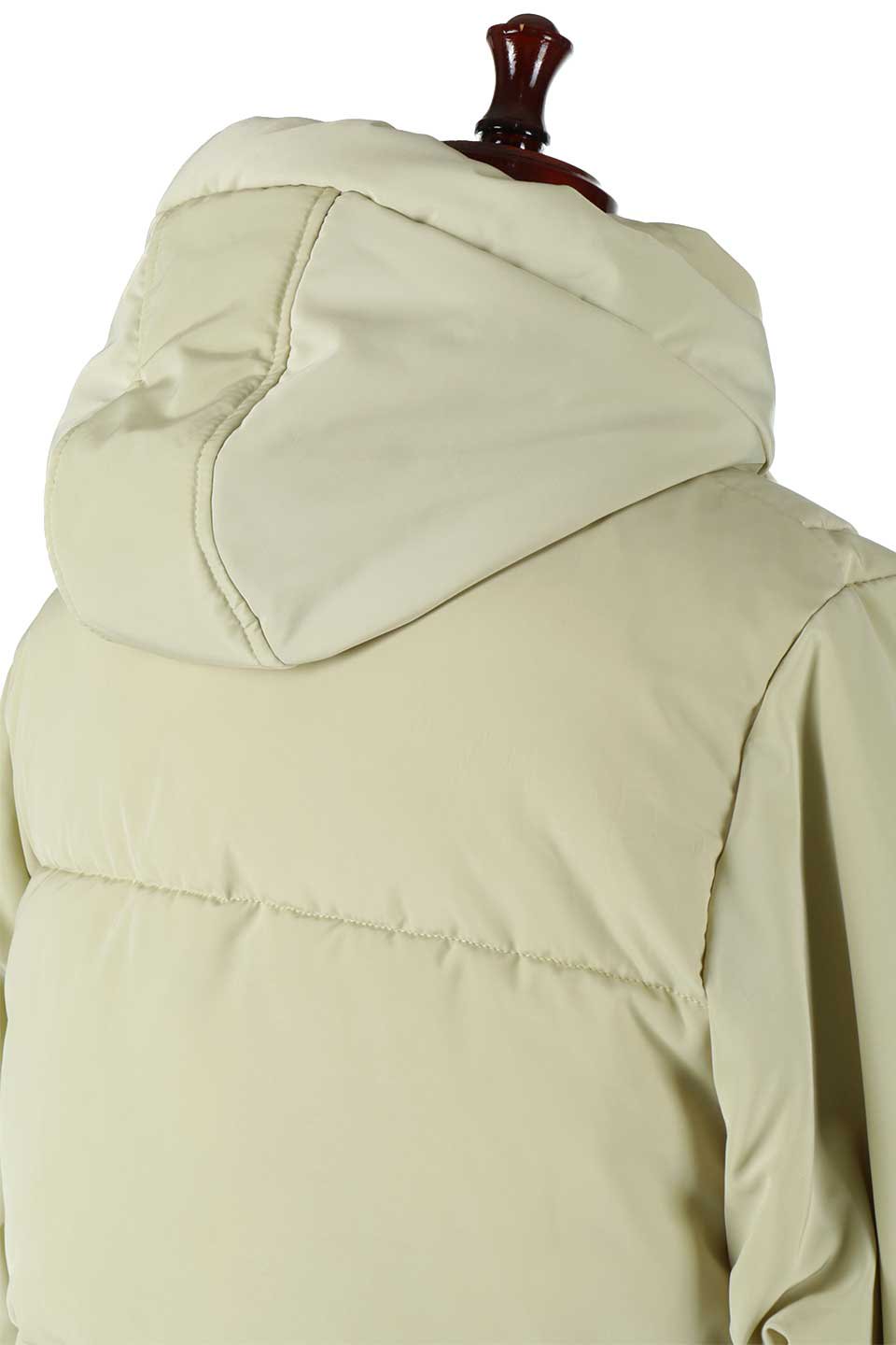 SORONAShortPufferJacketソロナ中綿・ショートジャケット大人カジュアルに最適な海外ファッションのothers（その他インポートアイテム）のアウターやジャケット。ボリューミーだけど着ぶくれしない。デュポン社の新素材を使用した中綿ジャケット。/main-16