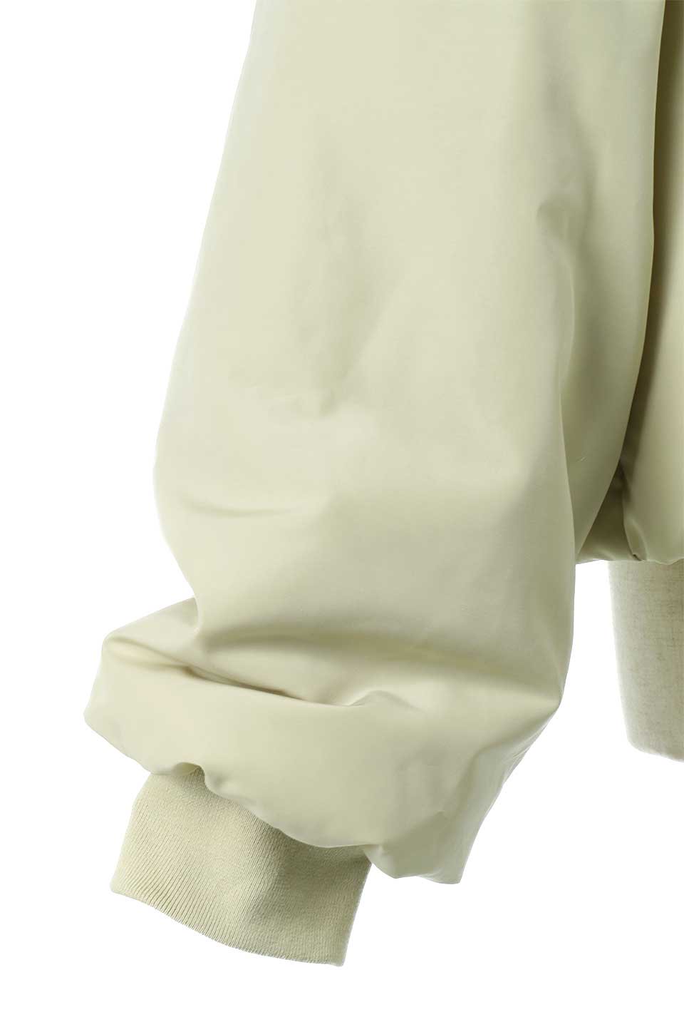 SORONAShortPufferJacketソロナ中綿・ショートジャケット大人カジュアルに最適な海外ファッションのothers（その他インポートアイテム）のアウターやジャケット。ボリューミーだけど着ぶくれしない。デュポン社の新素材を使用した中綿ジャケット。/thumb-22