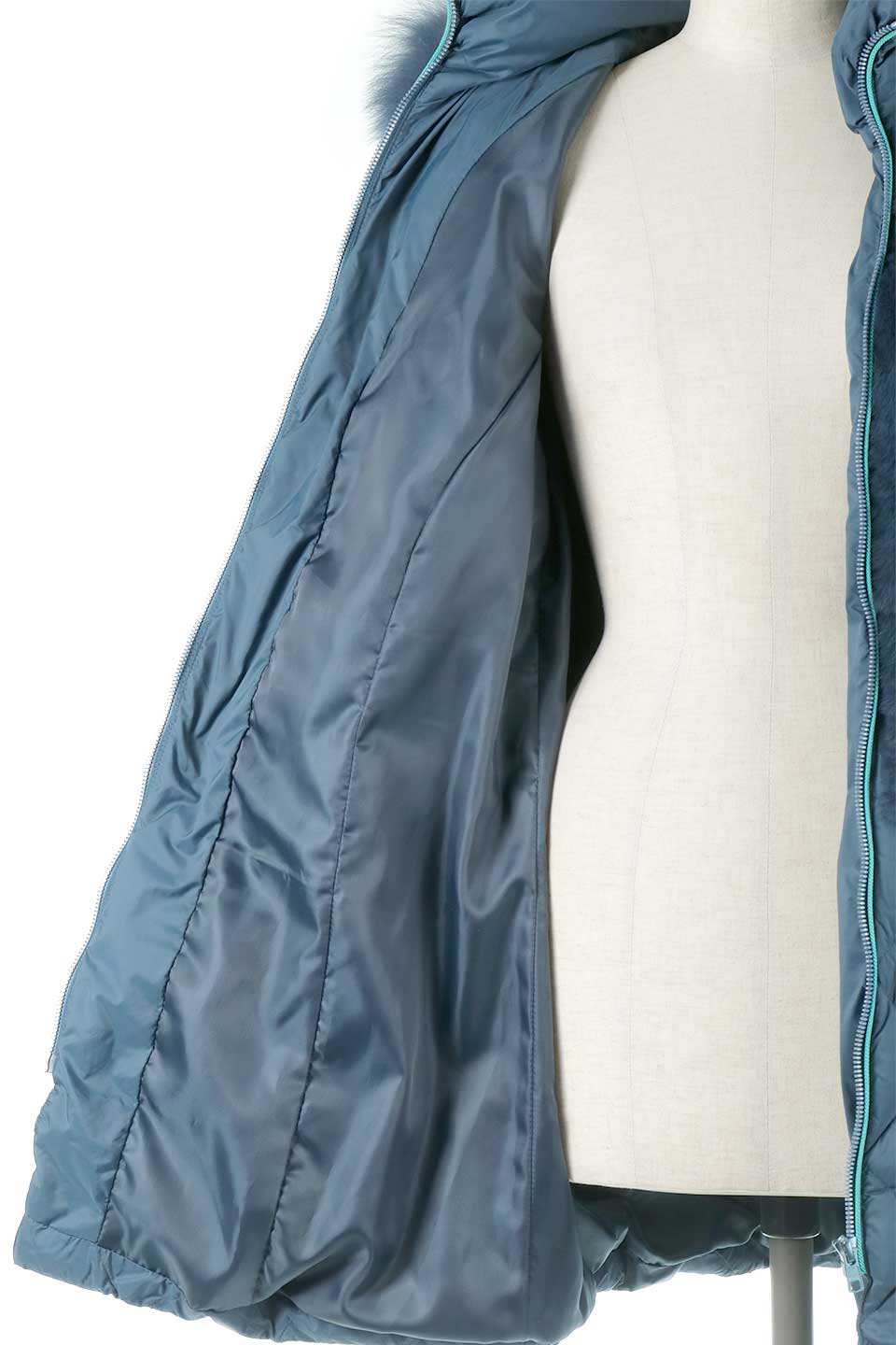 FurDetail3WayDownCoatリアルファー・切替ダウンコート大人カジュアルに最適な海外ファッションのothers（その他インポートアイテム）のアウターやコート。2つの高級毛皮を贅沢に使用した豪華なダウンコート。フードの縁には毛足の長いブルーフォックスが、前身頃にはゴージャスなレッキスラビットが施されています。/thumb-14